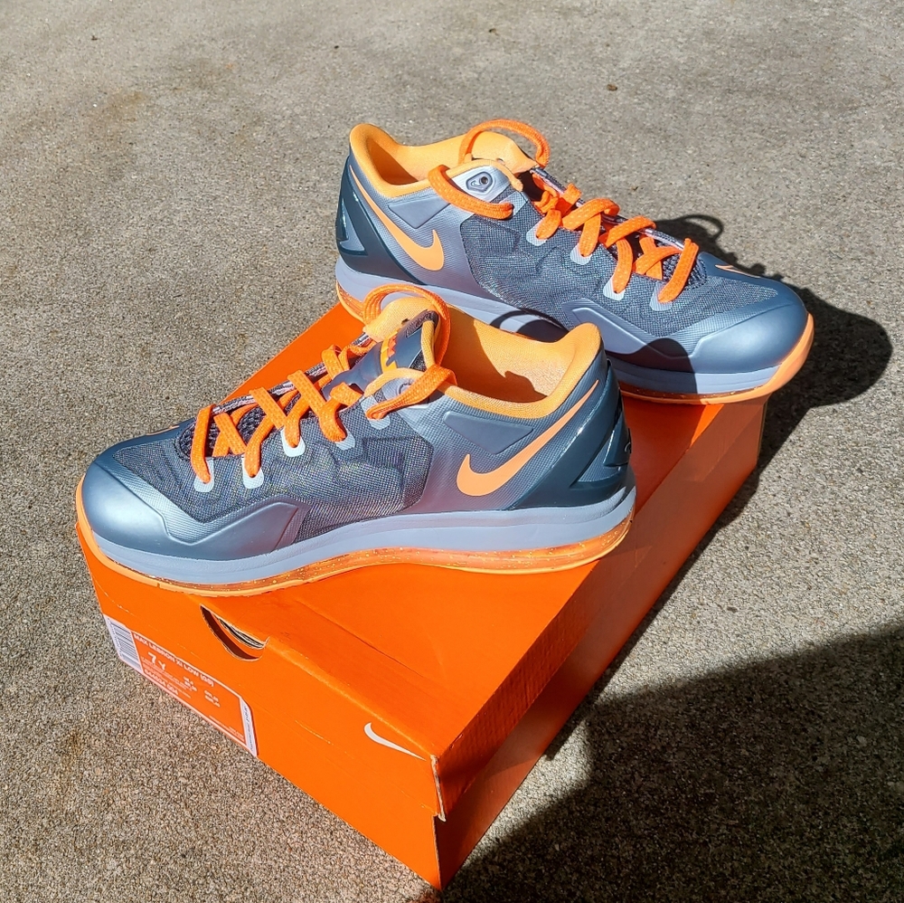 Nike Max LeBron Xi low (GS) size 7Y Lt mgnt Grey, dark midnight Grey and Mango - Picture 1 of 5
